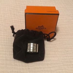 AUTHENTIC HERMES Evelyn Scarf Ring